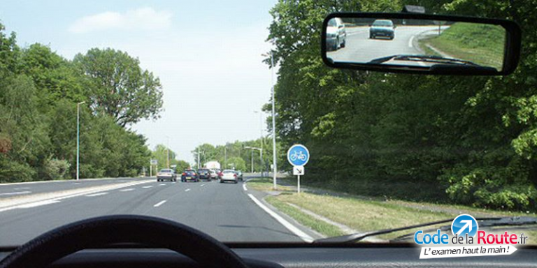 Boitier du Code de la route : tout savoir pour bien l'utiliser - digiSchool
